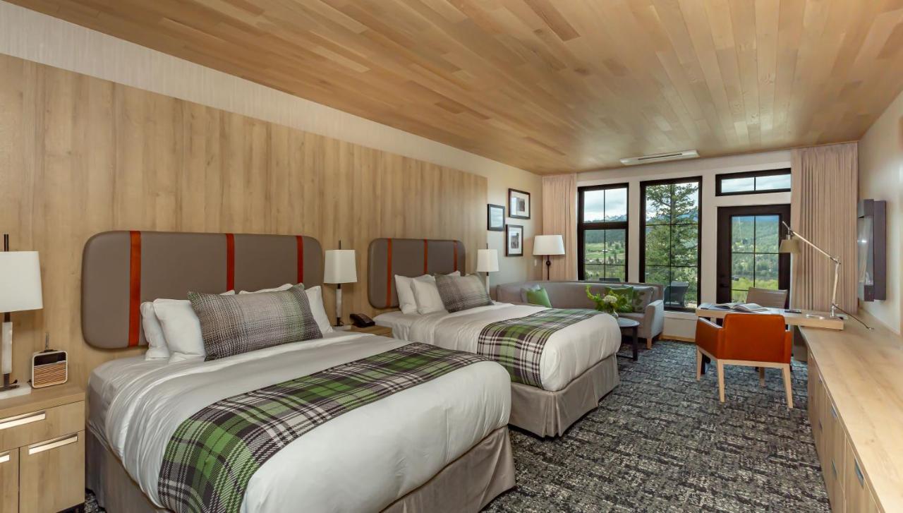 Headwaters Lodge At Eagle Ranch Resort Invermere Exterior photo