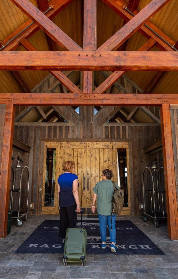 Headwaters Lodge At Eagle Ranch Resort Invermere Exterior photo