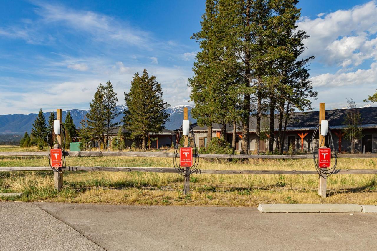 Headwaters Lodge At Eagle Ranch Resort Invermere Exterior photo